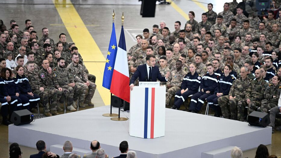 macron militaire